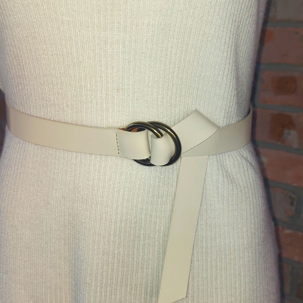J.Crew ladies cream leather belt.